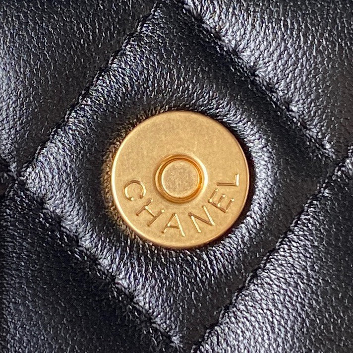 CCミニ17バッグ（ブラックカーフスキン、ゴールド金具）