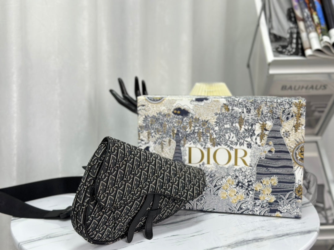 サドル 28 バッグ（ブラック オブリーク ジャカード）