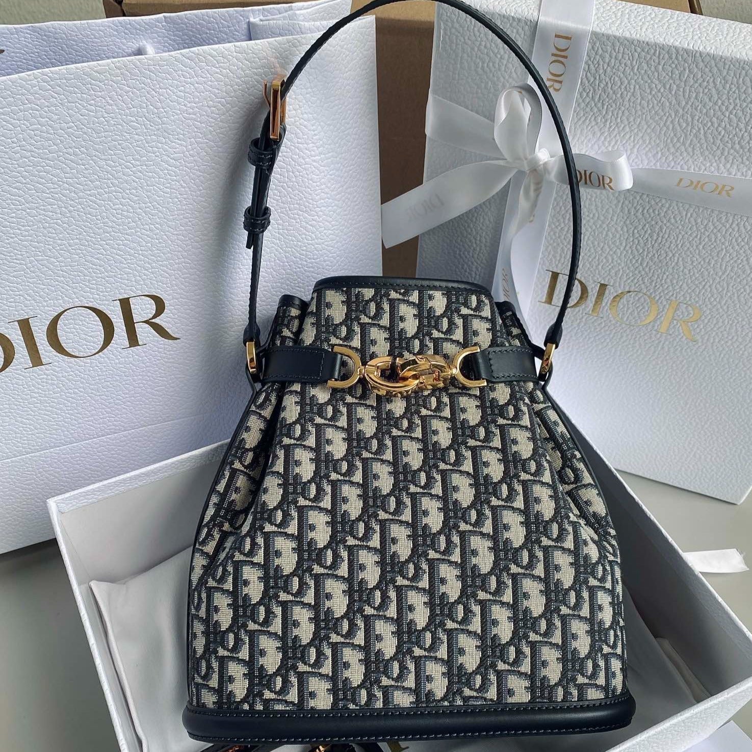 ミディアム セ 24 インチ ブルー CD エンボス加工 斜めジャカード