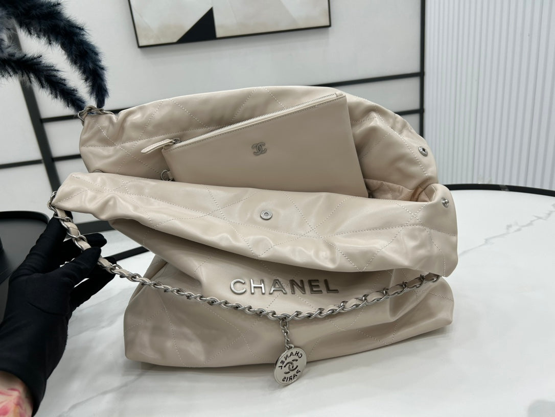 CC ラージ 42 ハンドバッグ ベージュクリーム カーフスキン シルバー金具