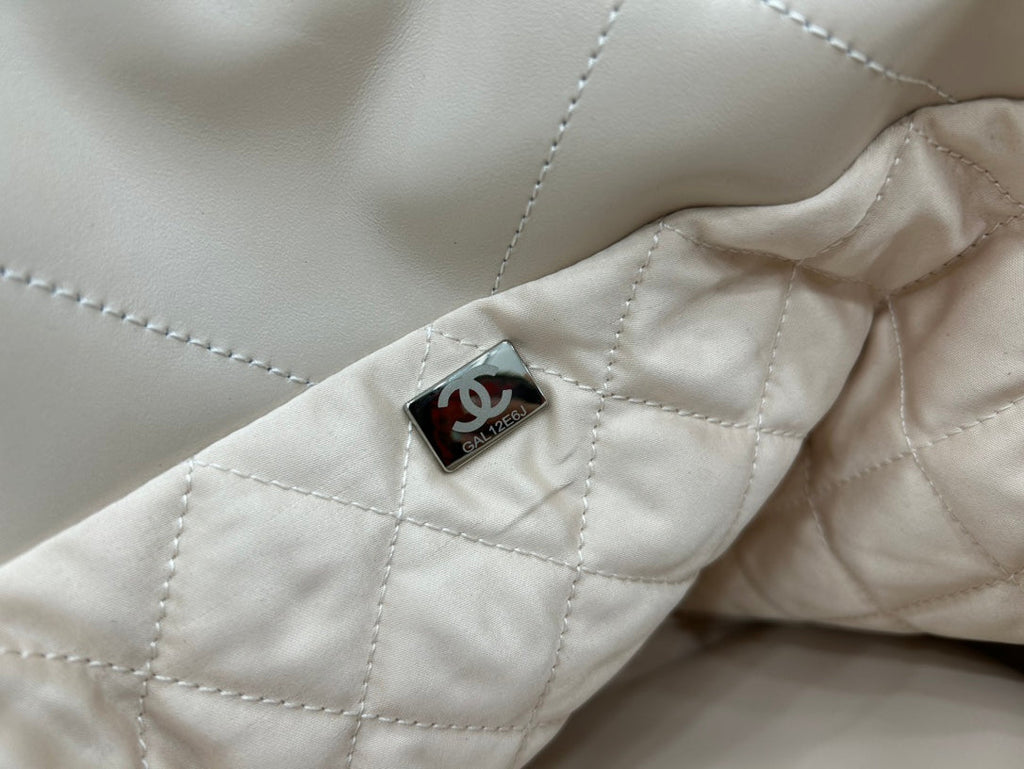 CC ミディアム 37 ハンドバッグ ベージュクリームカーフスキン シルバー金具