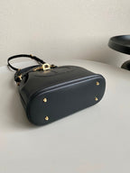 ミディアム セ 24 ブラック CDエンボスカーフスキン