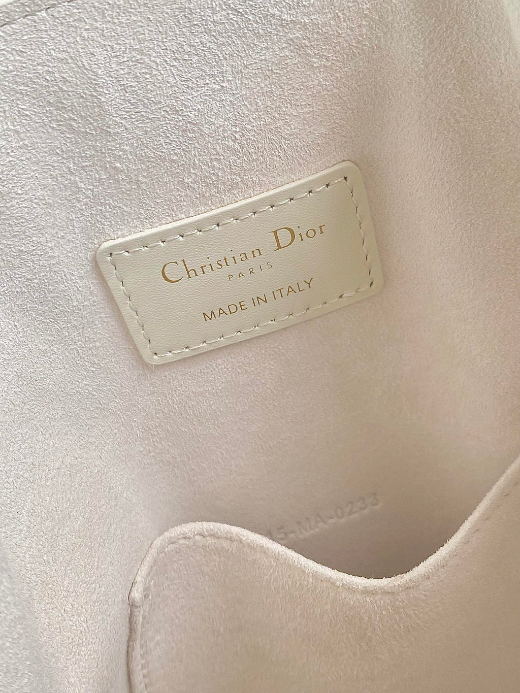 ミディアム セ 24 ホワイト CDエンボスカーフスキン