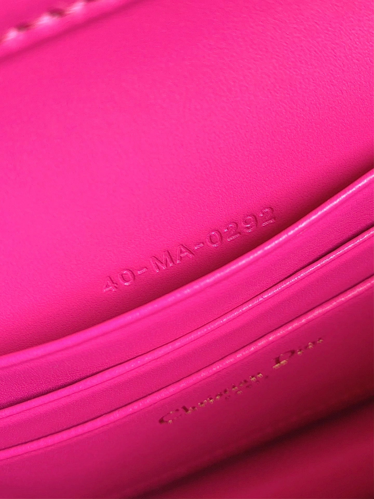 ホットピンクラムスキンのマイクロレディ12バッグ