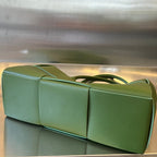 ARCO TOTE 36 IN GLADE GREEN CALFSKIN