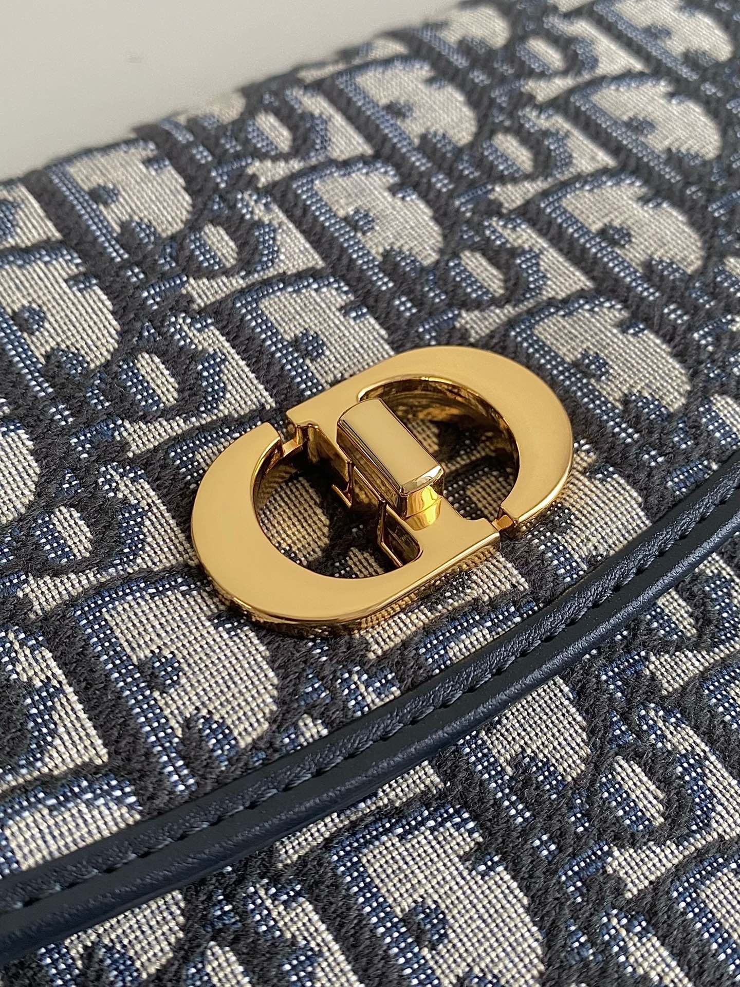 CD 30 ブルー オブリーク ジャカード クラッチバッグ