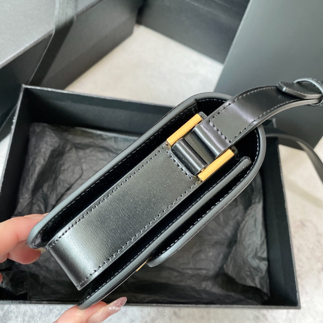 ソルフェリーノ スモールサッチェル 19インチ ブラック カーフスキン ゴールドロゴ