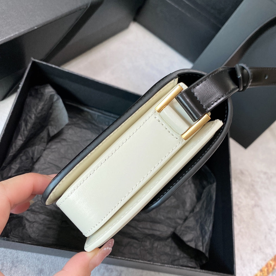 ソルフェリーノ スモールサッチェル 19インチ ブラック×ホワイト カーフスキン ゴールドロゴ