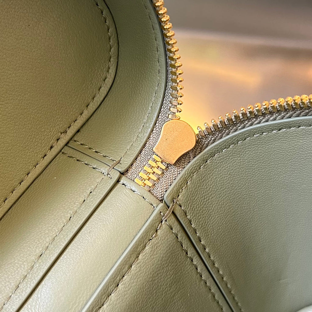 ミニバニティケース 18インチ オリーブグリーン ラムスキン