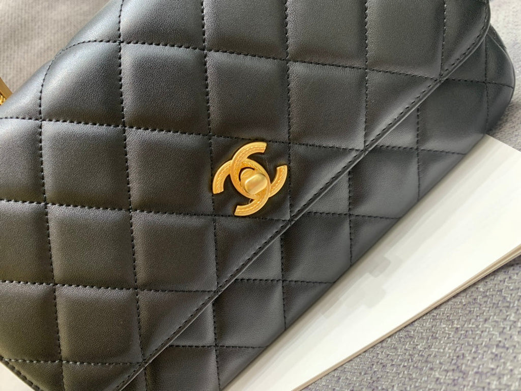 スモールフラップバッグ 24cm トップハンドル ブラック ラムスキン ゴールド金具