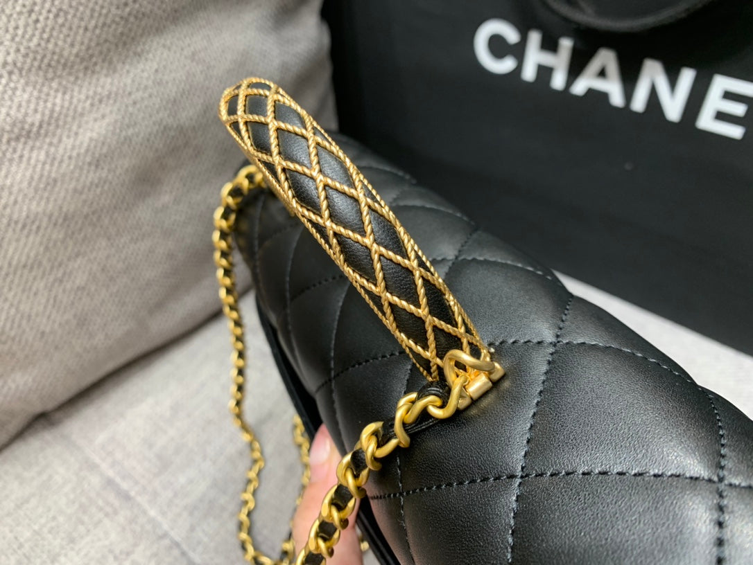 スモールフラップバッグ 24cm トップハンドル ブラック ラムスキン ゴールド金具