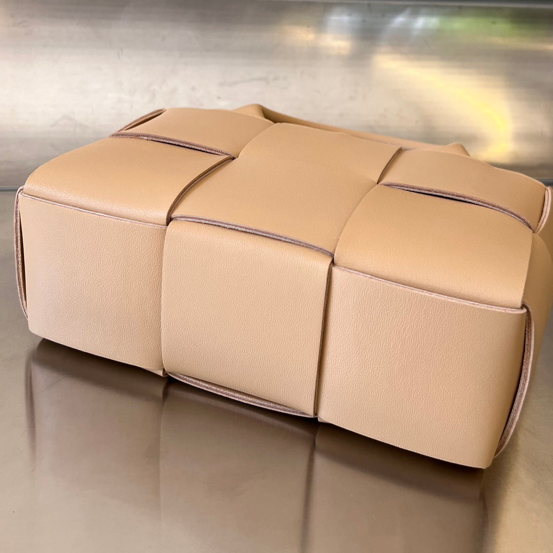 CANDY ARCO TOTE 20 IN TAN BROWN CALFSKIN