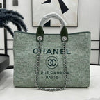 CC DEAUVILLE LARGE 38 TOTE BAG IN LIGHT GREEN CANVAS