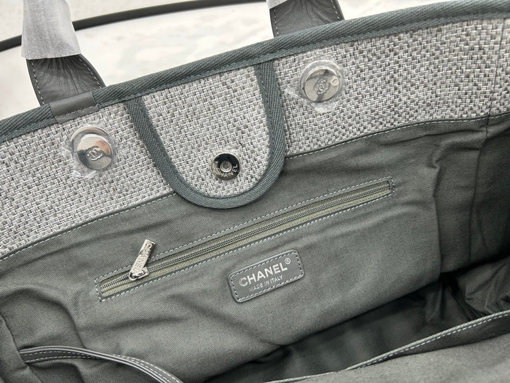 CC DEAUVILLE ラージ 38 トートバッグ（グレー キャンバス、ブラック ロゴ入り）