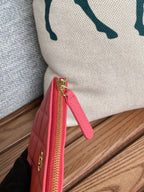 CCクラシック スモール 15 ジップポーチ（ブラッシュレッド グレインカーフスキン）