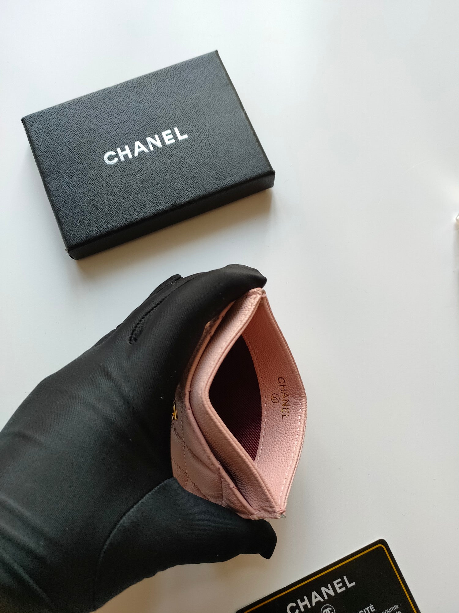 CCカードホルダー 11.2 ペールピンク グレインカーフスキン ゴールドアイコン