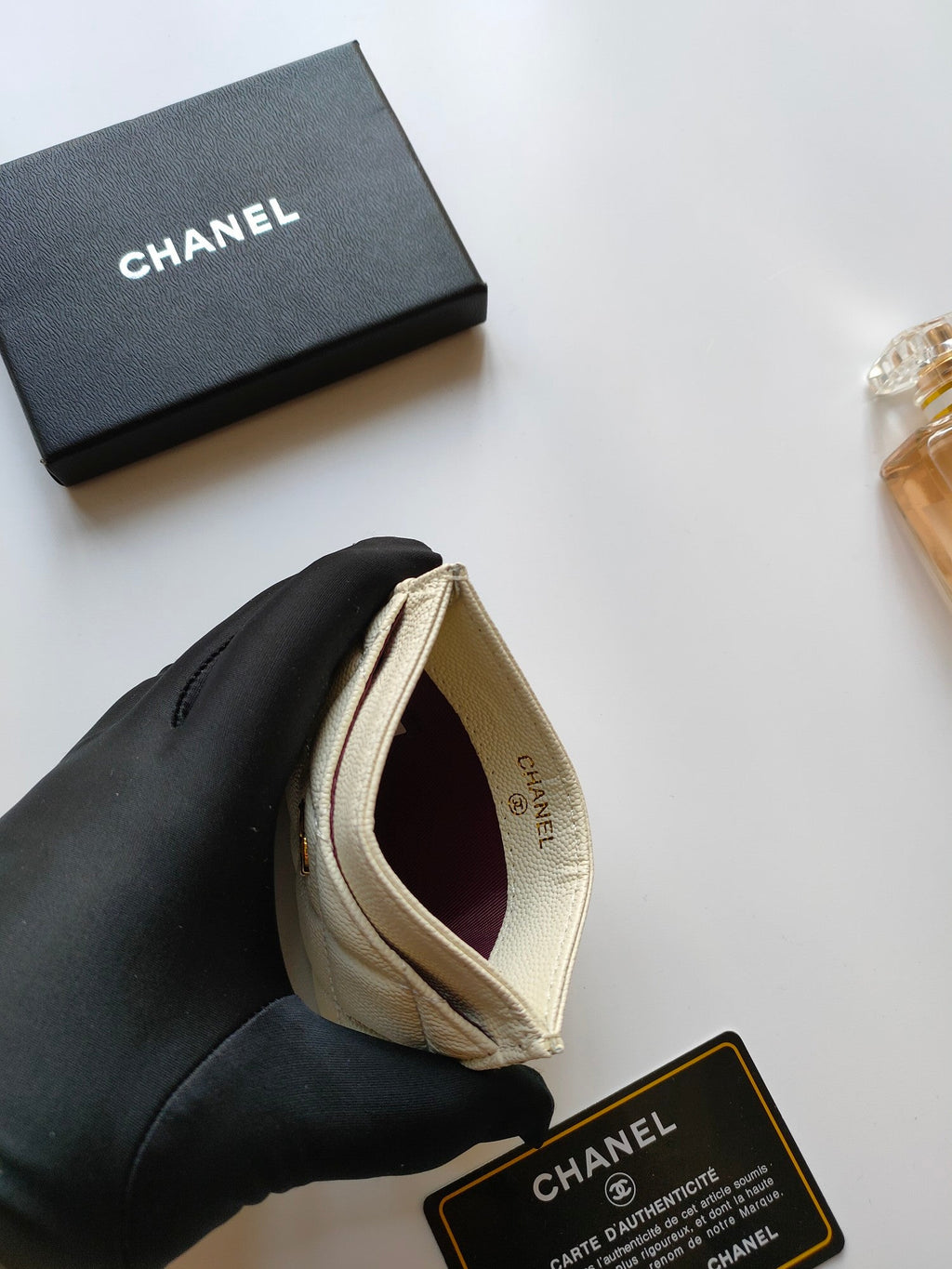 CCカードホルダー 11.2 クリーム グレインカーフスキン ゴールドアイコン