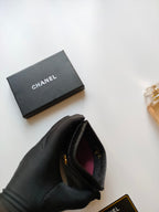 CCカードホルダー 11.2 ブラック グレインカーフスキン ゴールドアイコン