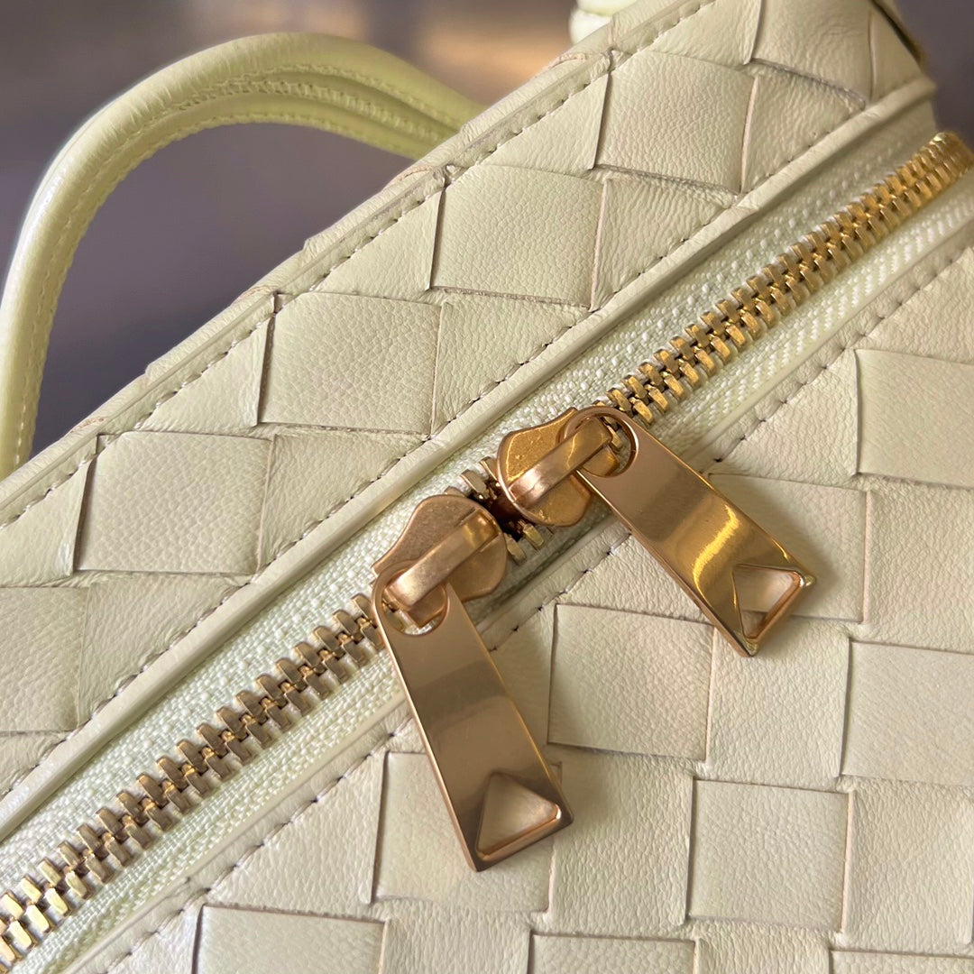 ミニバニティケース 18インチ ベージュクリームラムスキン