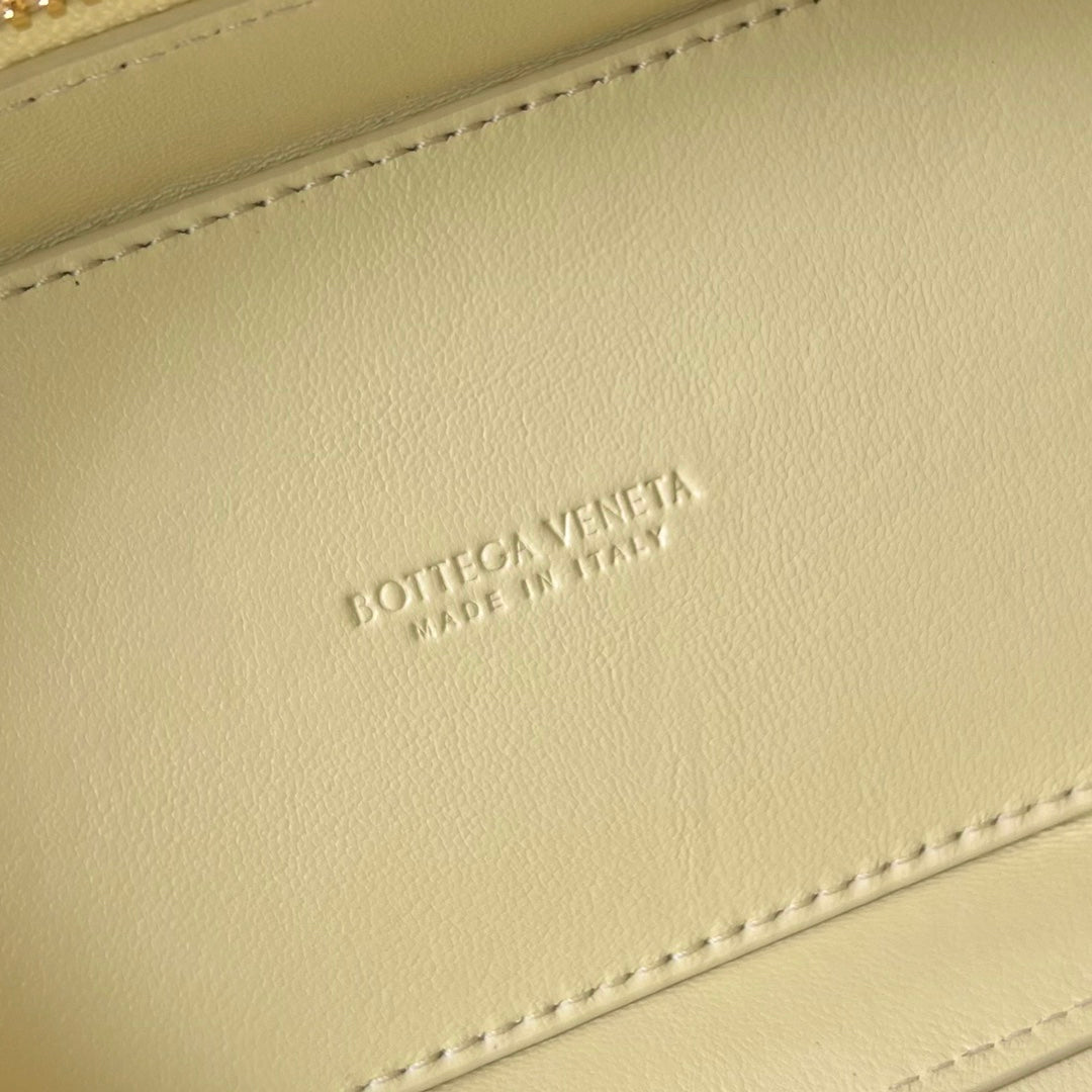 ミニバニティケース 18インチ ベージュクリームラムスキン