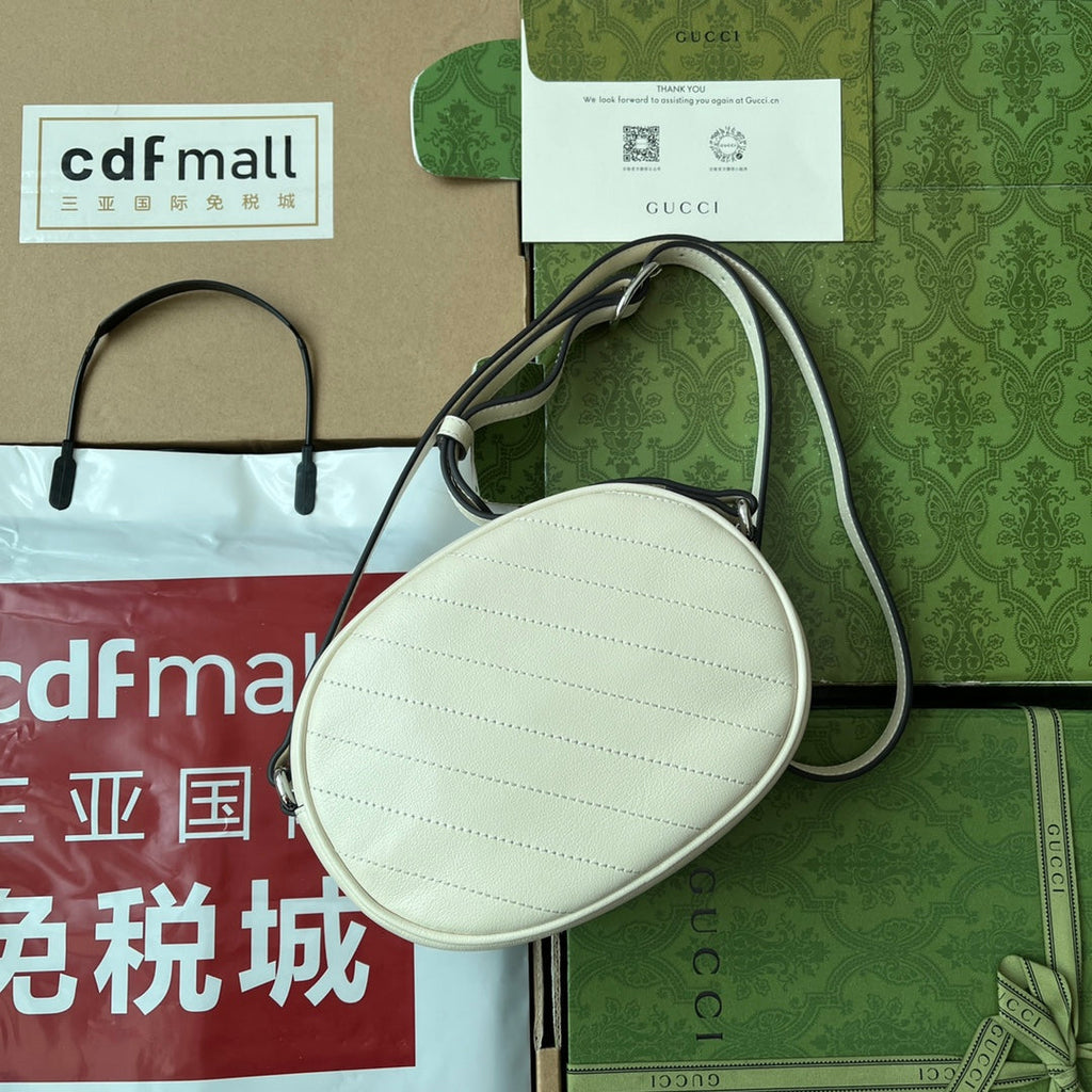 スモール ブロンディ オーバル ショルダーバッグ 20インチ オフホワイト カーフスキン