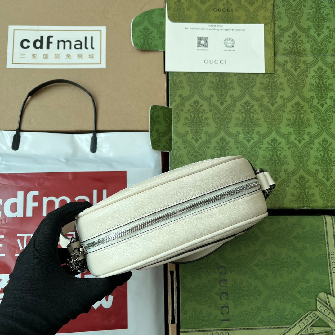 スモール ブロンディ オーバル ショルダーバッグ 20インチ オフホワイト カーフスキン