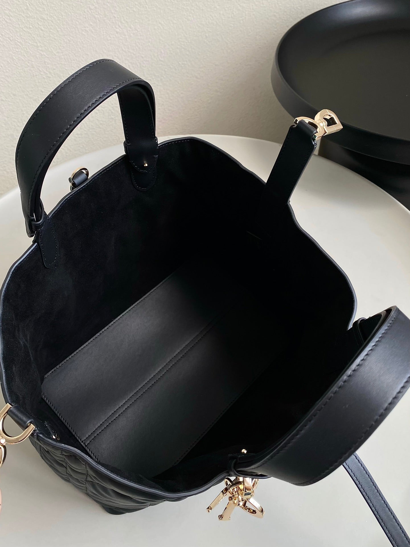 TOUJOURS 28 バッグ ブラック ラムスキン