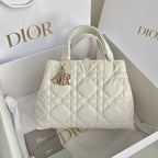 TOUJOURS 28 バッグ ホワイト ラムスキン