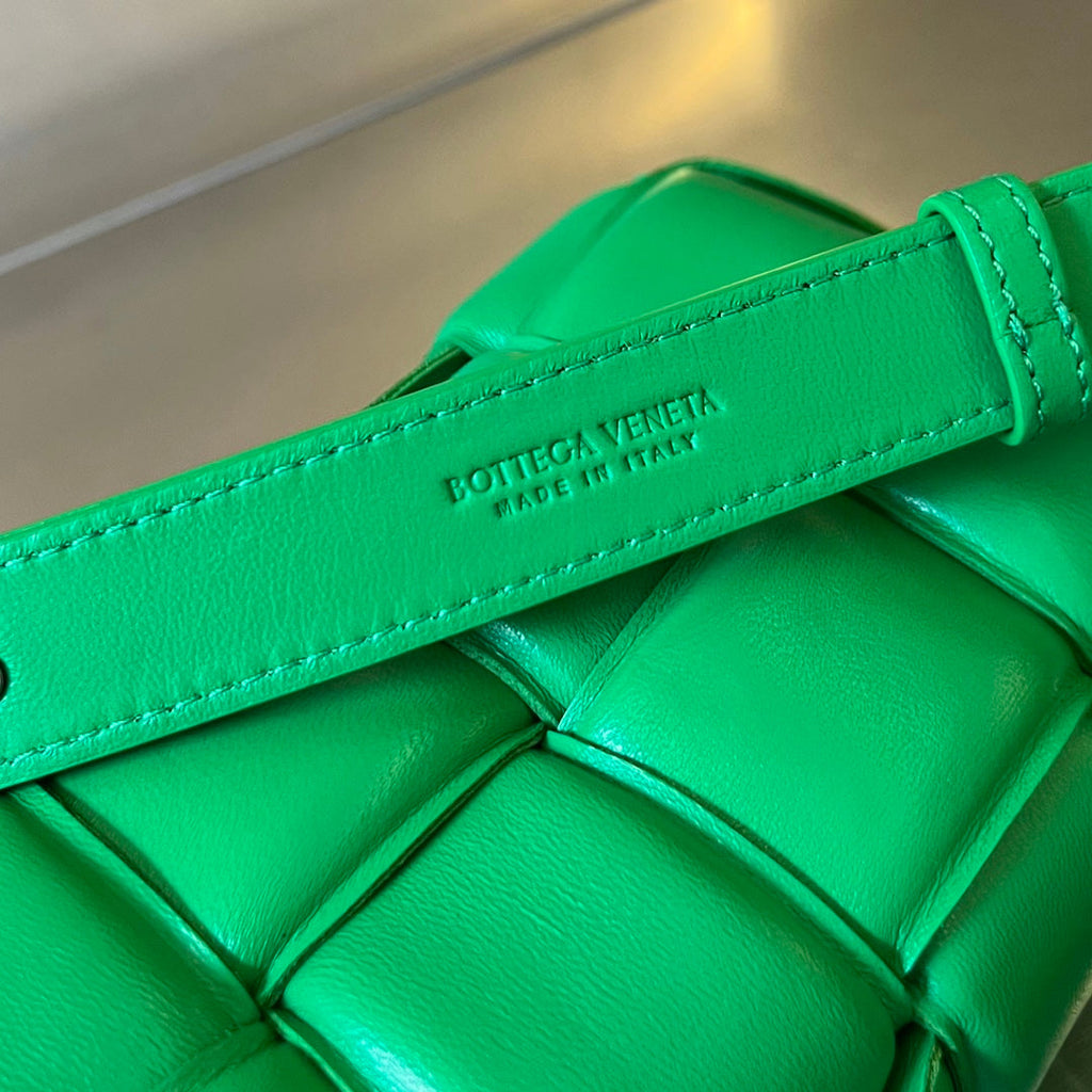 ミニカセット 18インチ ライトグリーン ラムスキン