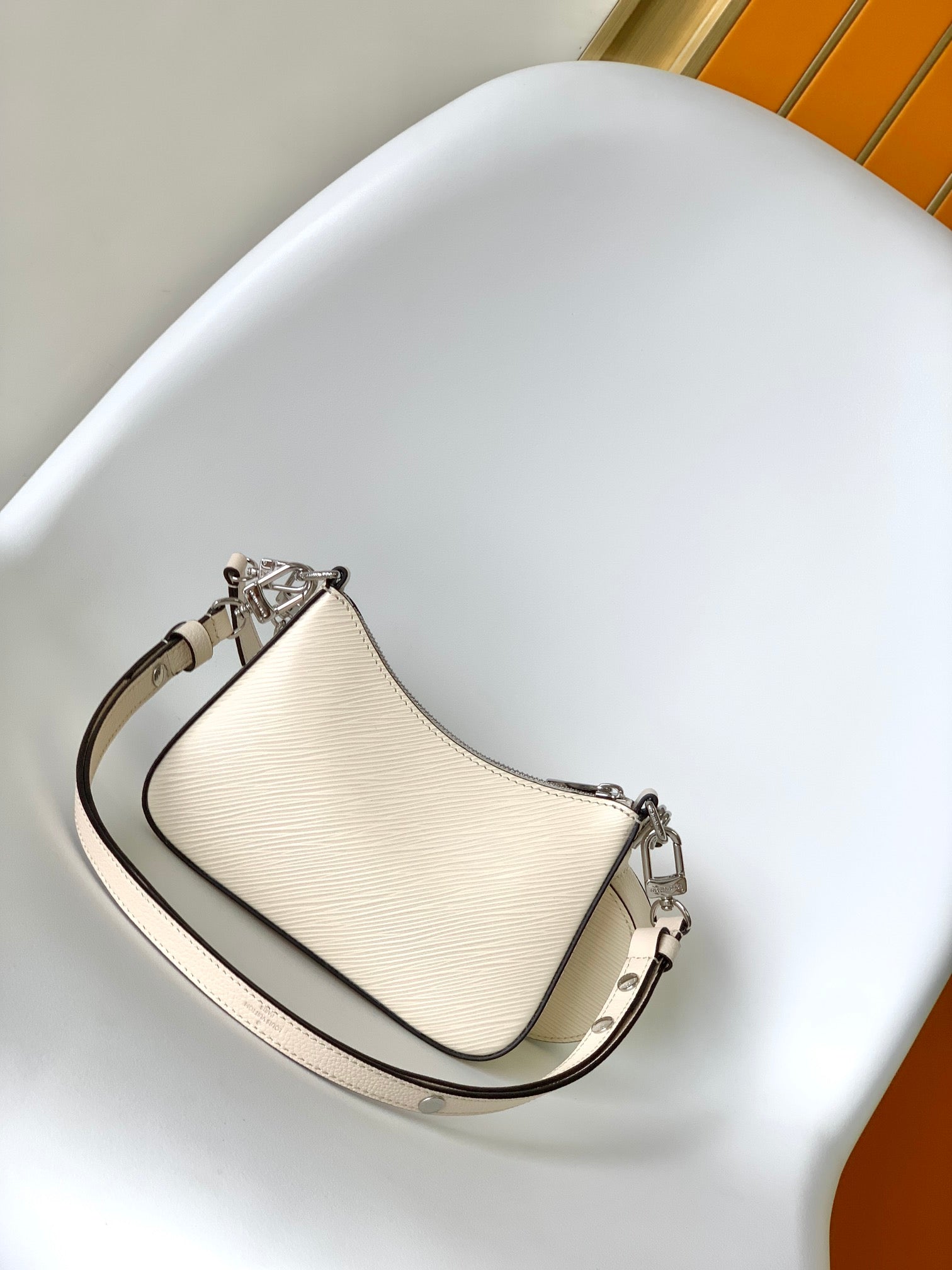 マレリーニ 19 ホワイト エピ グレインレザー