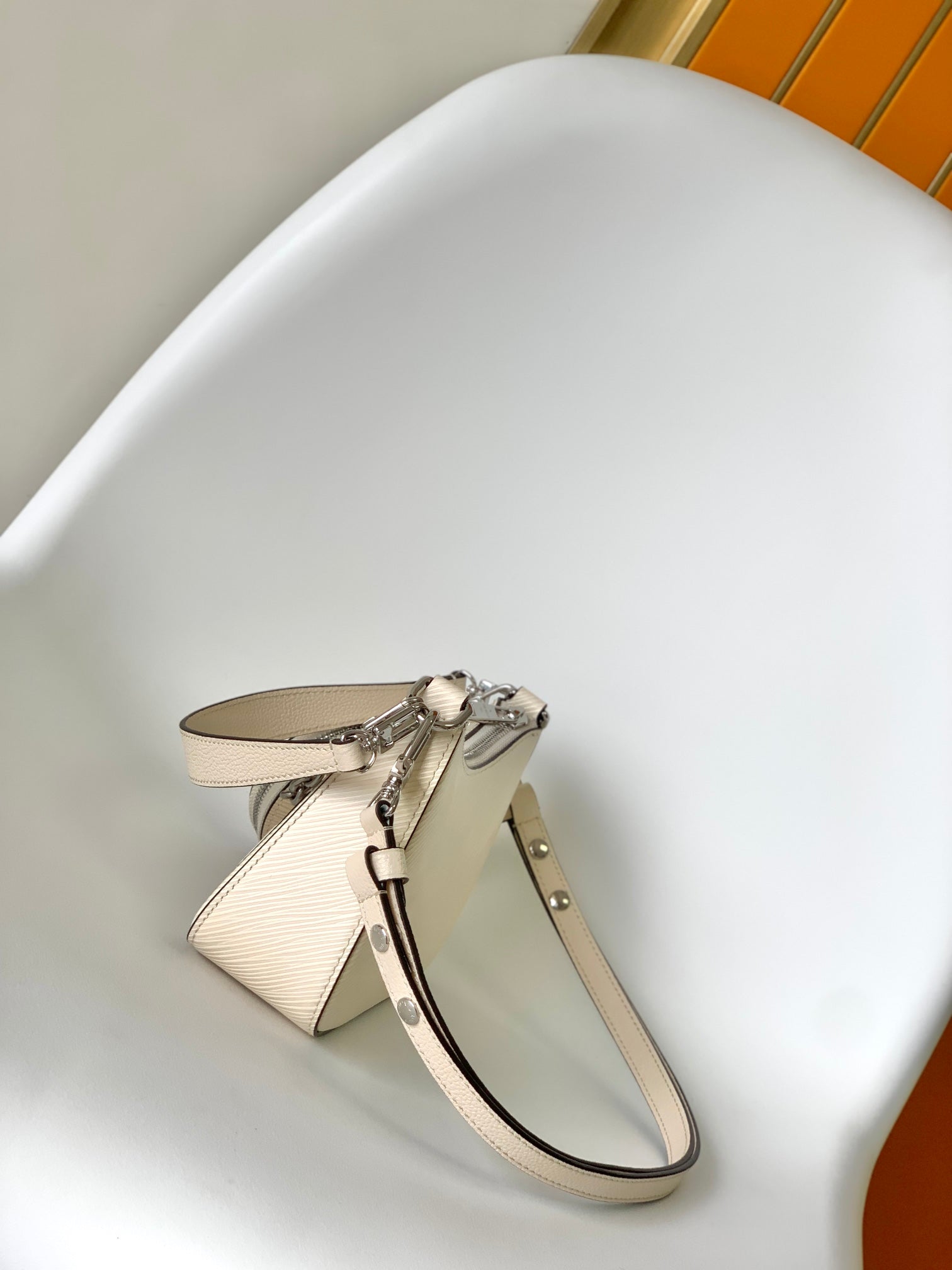 マレリーニ 19 ホワイト エピ グレインレザー