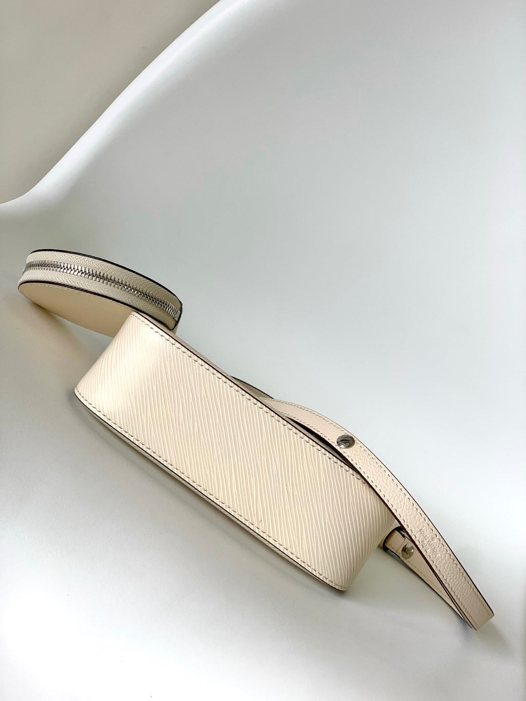 マレリーニ 19 ホワイト エピ グレインレザー