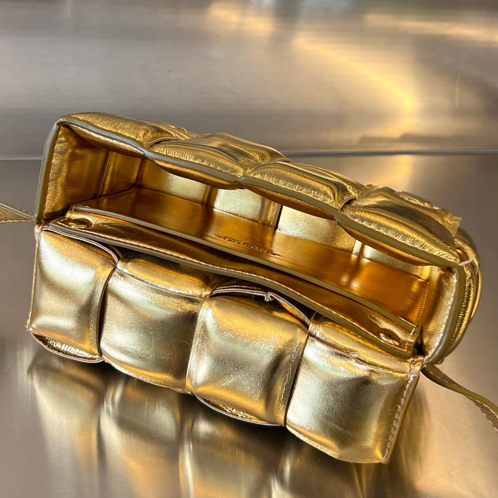 MINI CASSETTE 18 IN GOLDEN LAMBSKIN