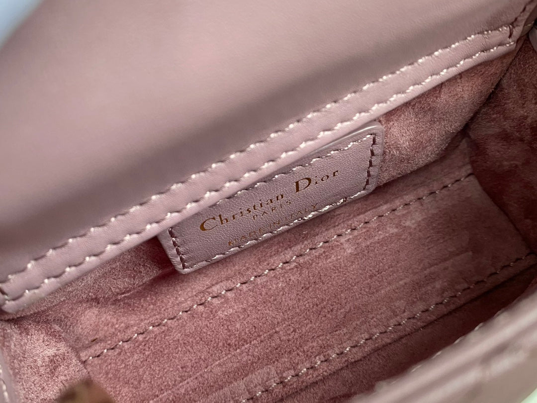 ライトパープルラムスキンのマイクロレディ12バッグ