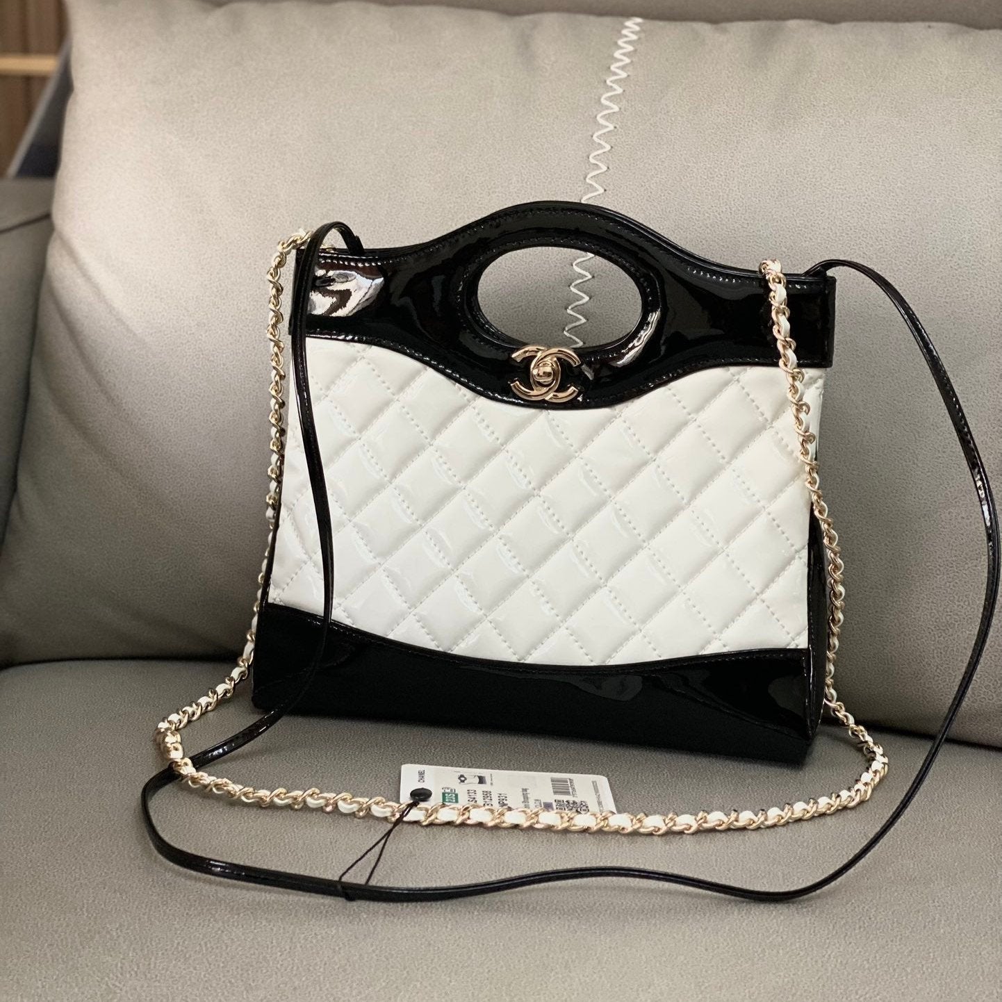 CC MINI 23 ショッピングバッグ（グロッシーブラック×ホワイトミックスカーフスキン）