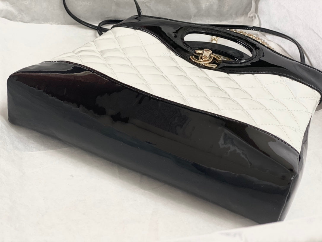 CC MINI 23 ショッピングバッグ（グロッシーブラック×ホワイトミックスカーフスキン）