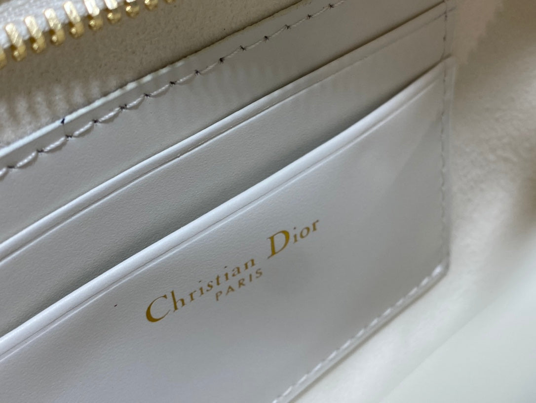 ホーボー シグネチャー 23 バッグ（ホワイト ラムスキン）