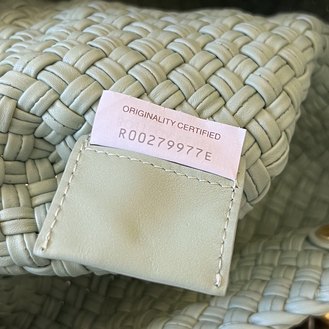 クリームグレーカーフスキン製TOSCA 27バッグ