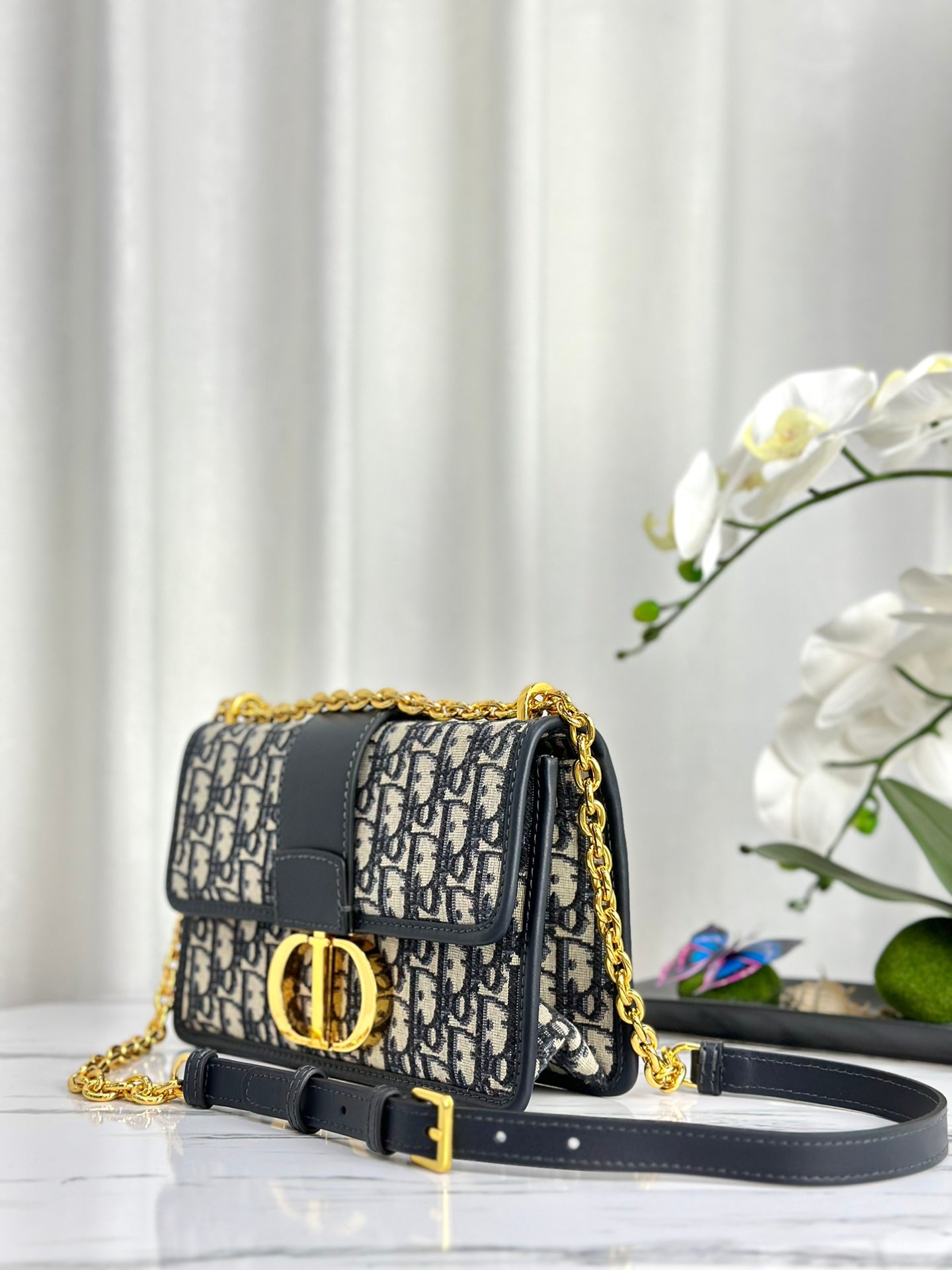 モンテーニュ 25 バッグ（ブルー オブリーク ジャカード）