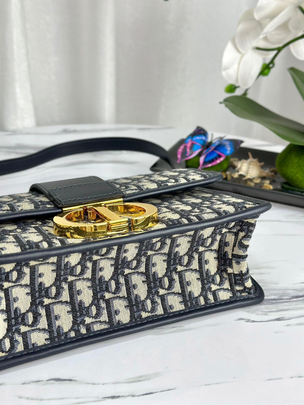 モンテーニュ 25 バッグ（ブルー オブリーク ジャカード）