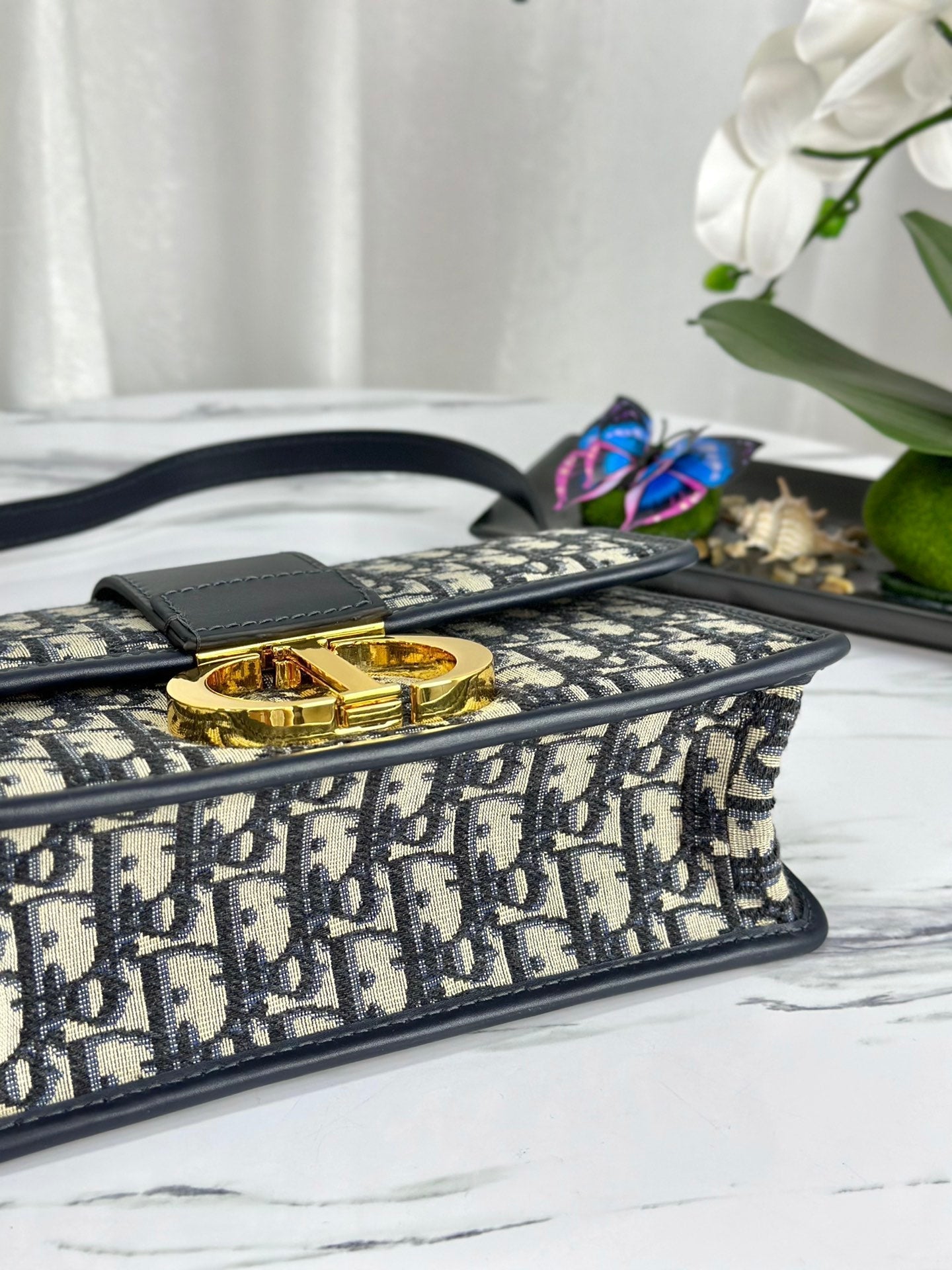 モンテーニュ 25 バッグ（ブルー オブリーク ジャカード）