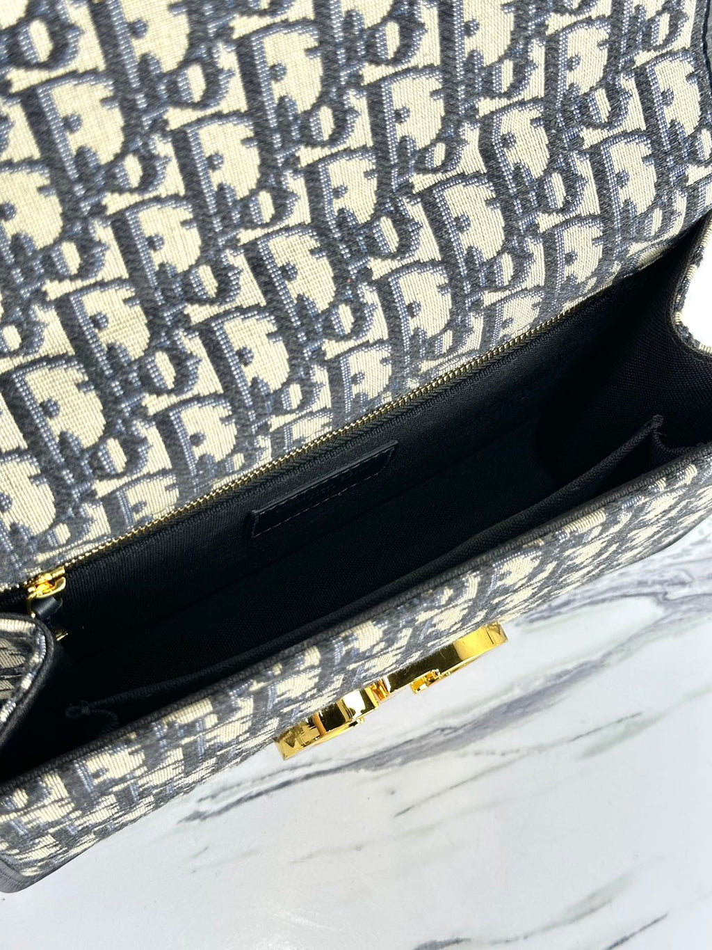 モンテーニュ 25 バッグ（ブルー オブリーク ジャカード）