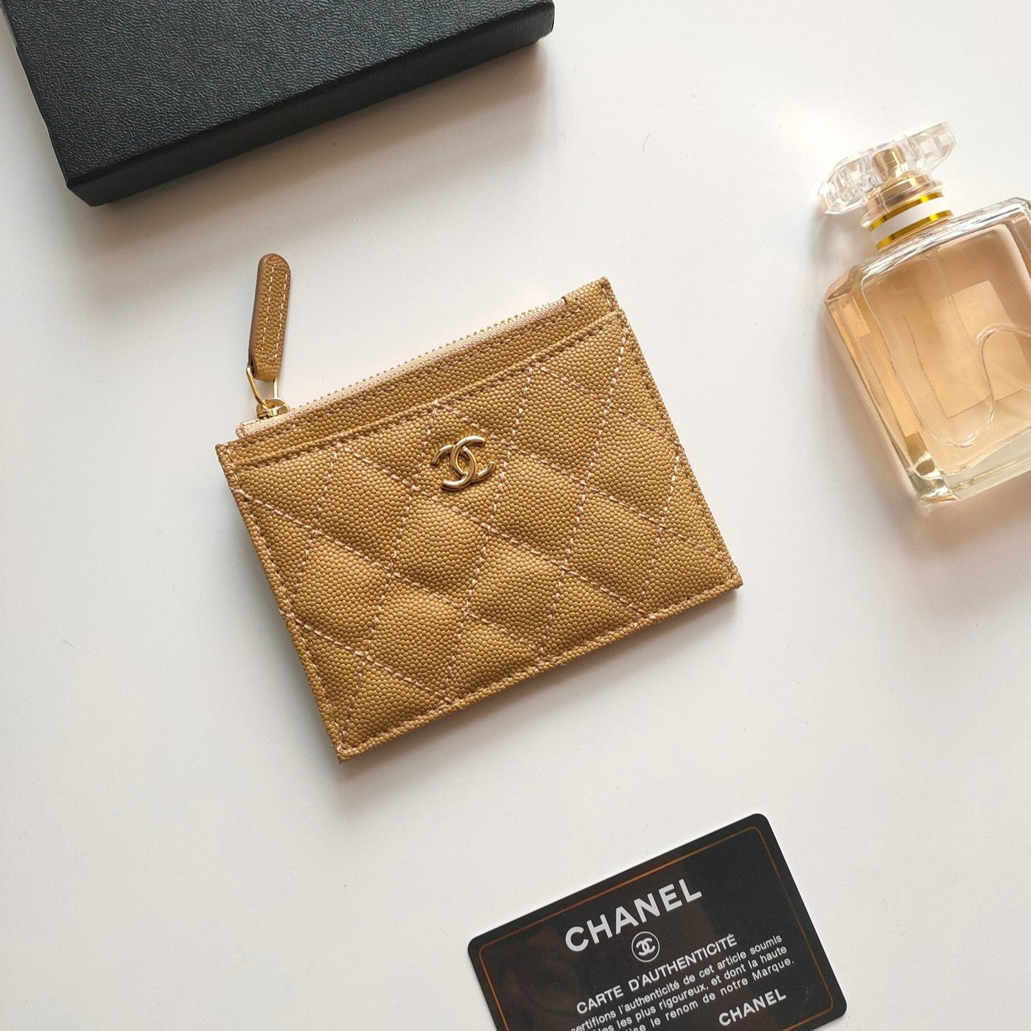 CC ジップカードホルダー 11.5 アンバーグレインカーフスキン ゴールドアイコン