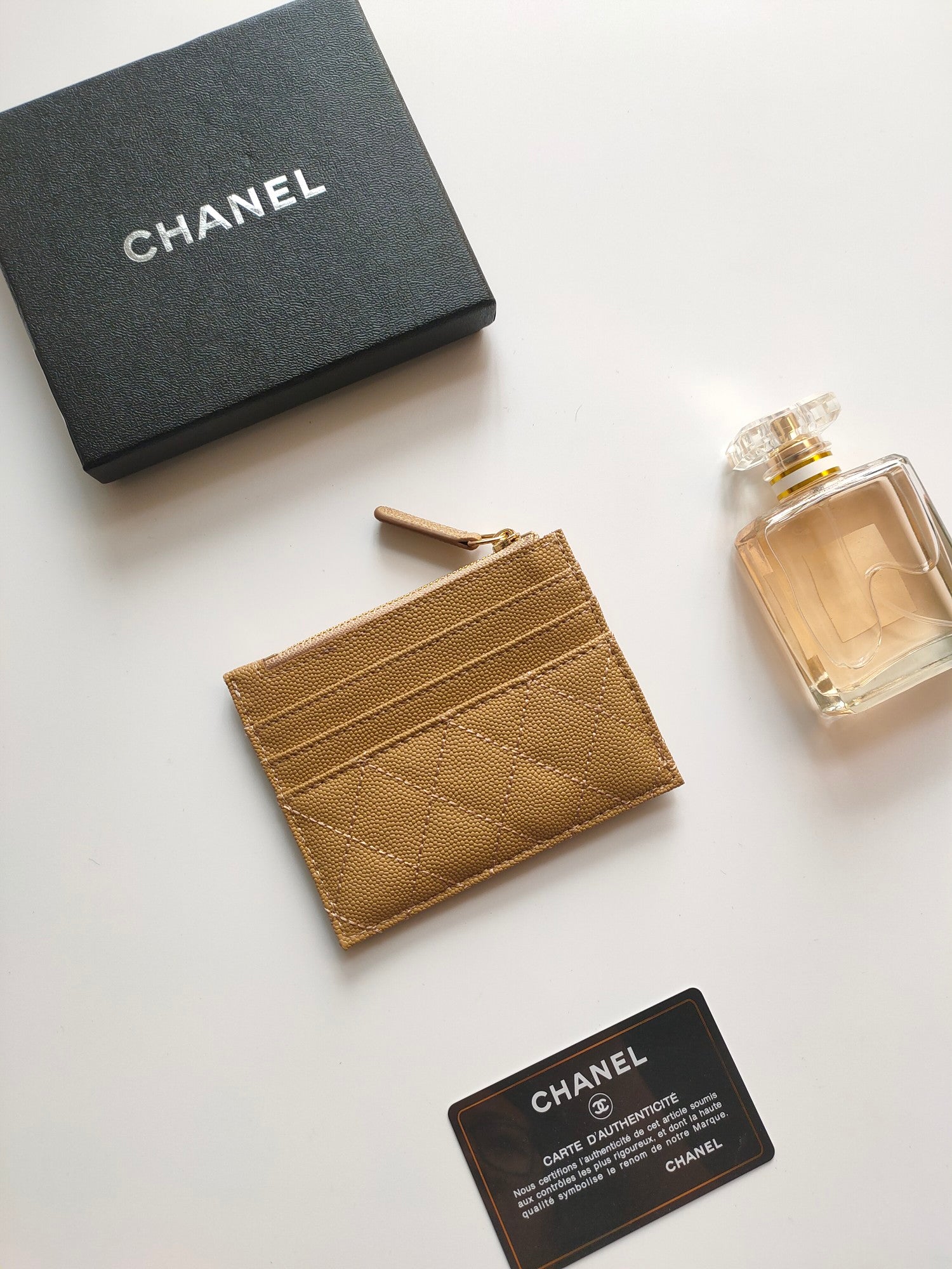 CC ジップカードホルダー 11.5 アンバーグレインカーフスキン ゴールドアイコン