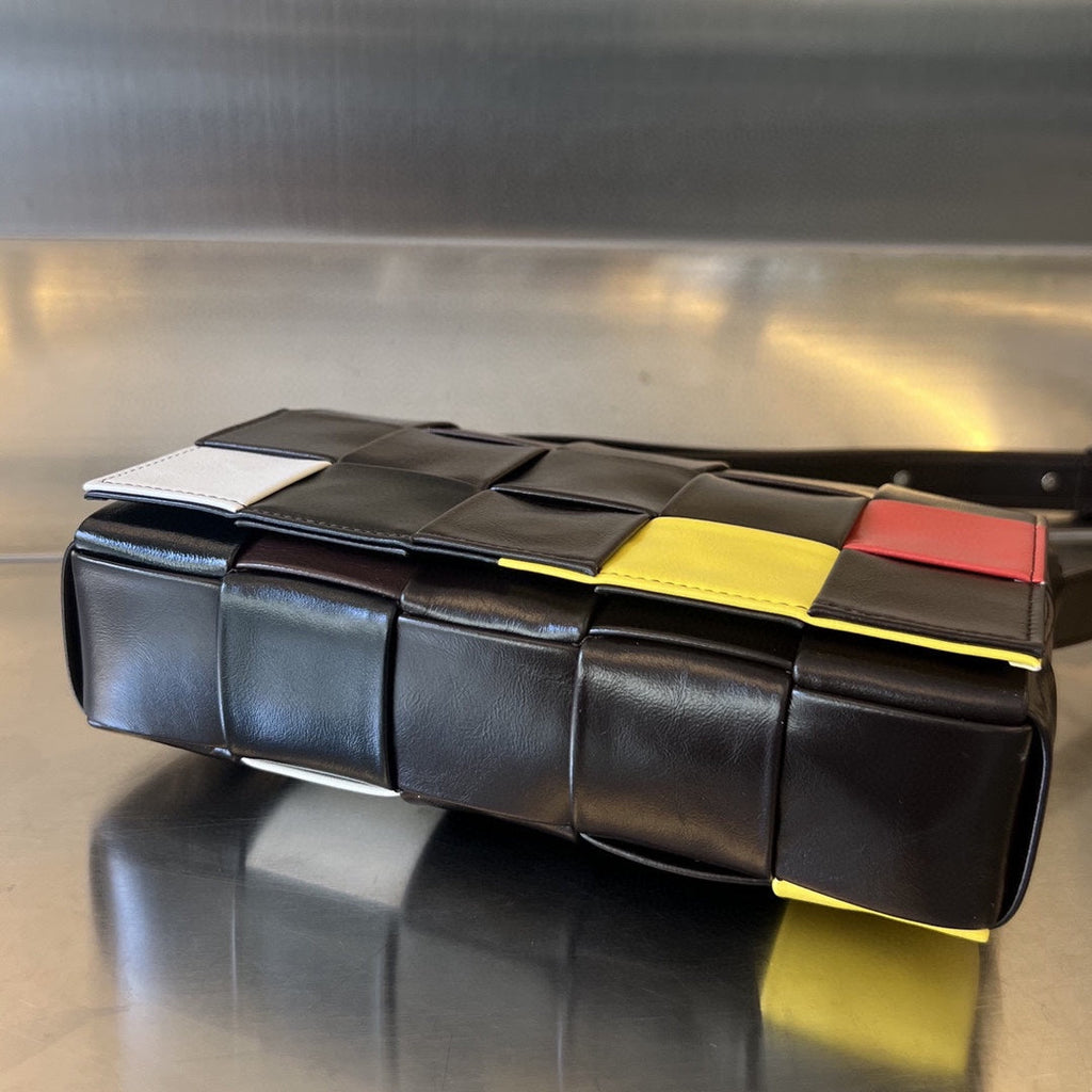 カラフルなカーフスキンのスモールカセット23