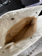 CC ミディアム 37 ハンドバッグ（ホワイトシャイニーカーフスキン、シルバー金具）