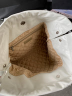 CCラージ42ハンドバッグ、ホワイトシャイニーカーフスキン、シルバー金具