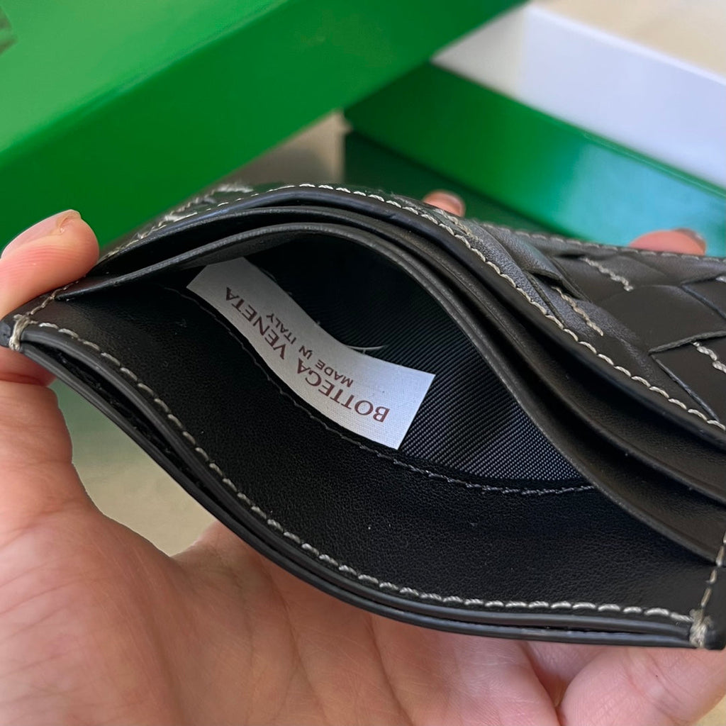 イントレチャート 10 クレジットカードケース（ブラック ラムスキン）