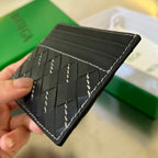 イントレチャート 10 クレジットカードケース（ブラック ラムスキン）