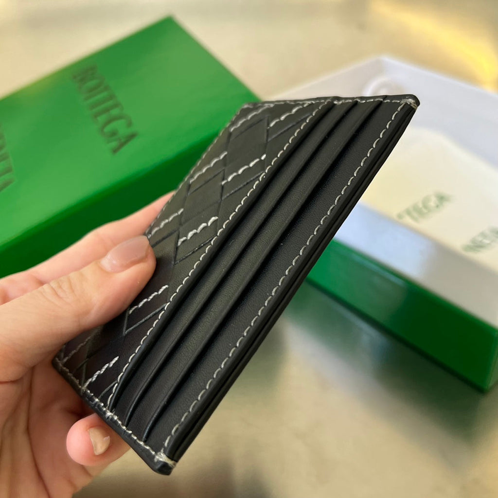 イントレチャート 10 クレジットカードケース（ブラック ラムスキン）